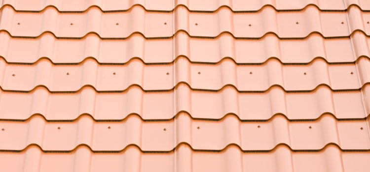 Dachówki blaszane – wystarczająco trwałe pokrycie dachowe?