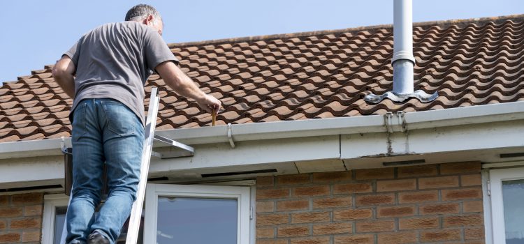 Jak często należy przeprowadzać konserwację dachu?